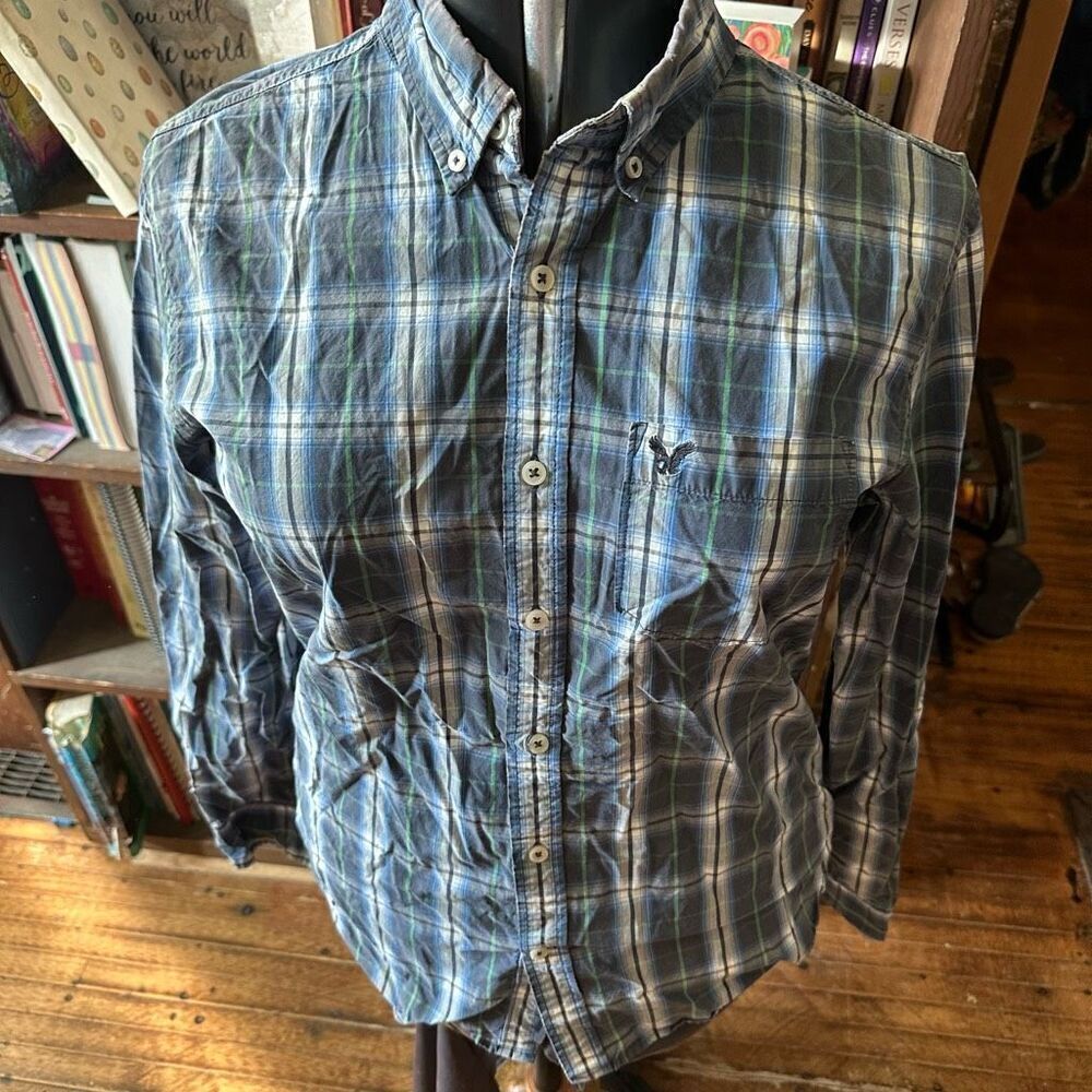 American Eagle blue plaid athletic fit M button down shirt
